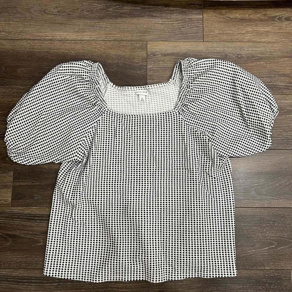 FINAL SALE! Black and White Patterned Ava and Viv Puffed Sleeve Top - 2X